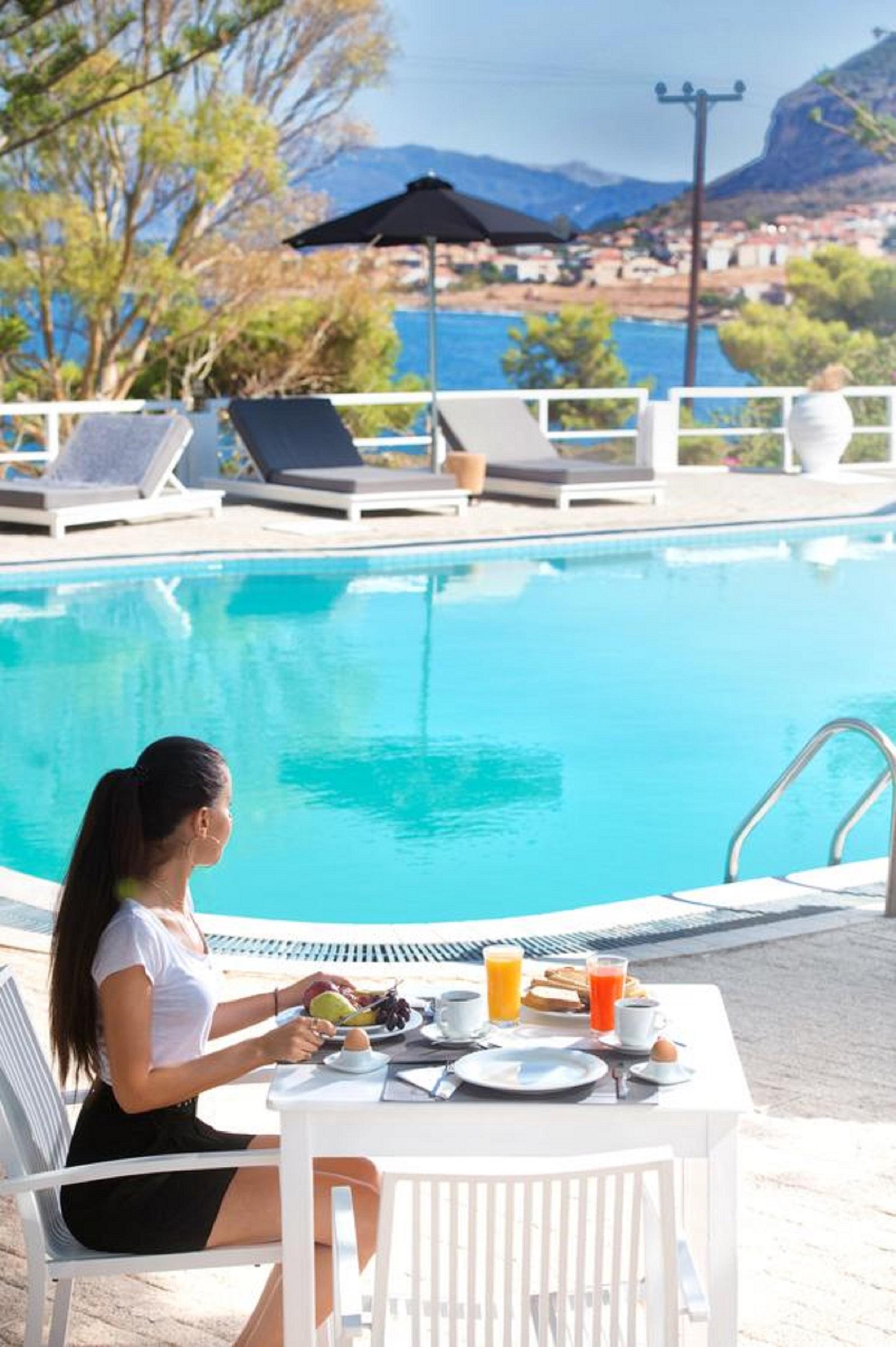 Akra Morea Hotel & Residences Monemvasía Екстериор снимка