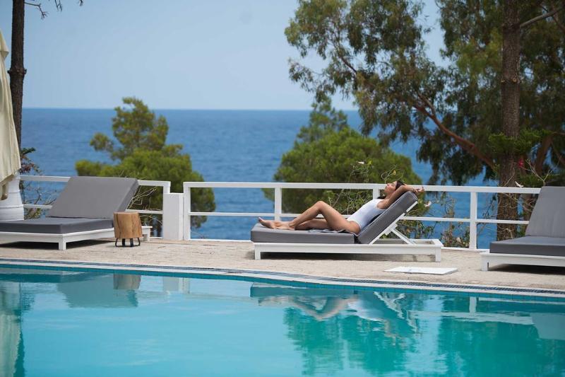 Akra Morea Hotel & Residences Monemvasía Екстериор снимка