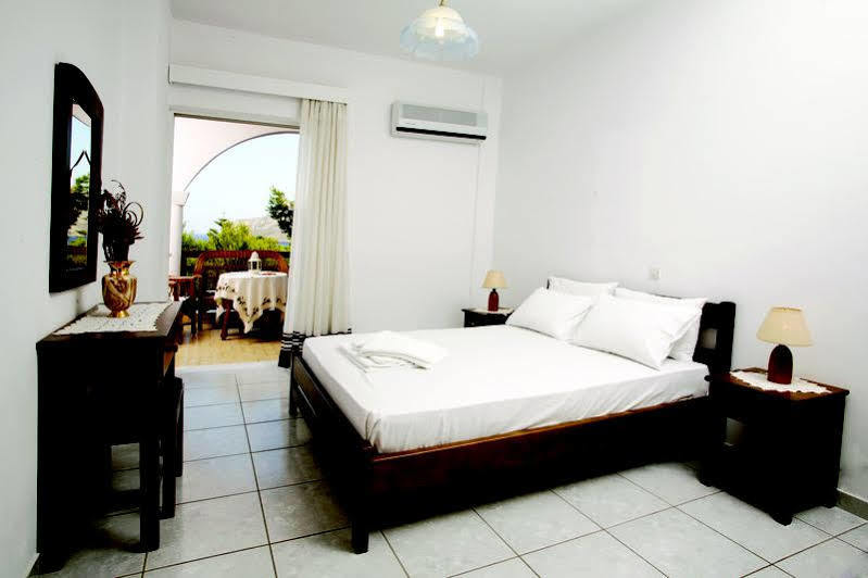 Akra Morea Hotel & Residences Monemvasía Екстериор снимка